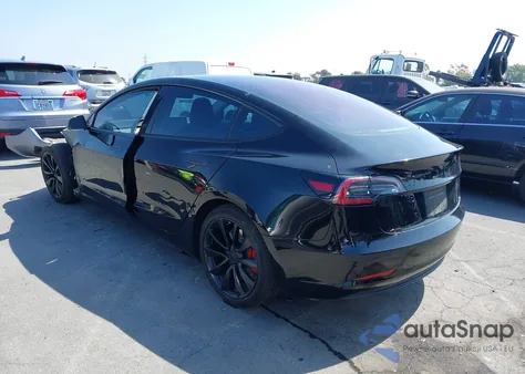 2018 Tesla Model 3 Long Range/Mid Range z USA, uszkodzony, nr VIN 5YJ3E1EA4JF010698